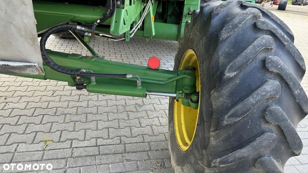John Deere 1550 Kombajn zbożowy , 2007 , hederu 5,5 m - 10