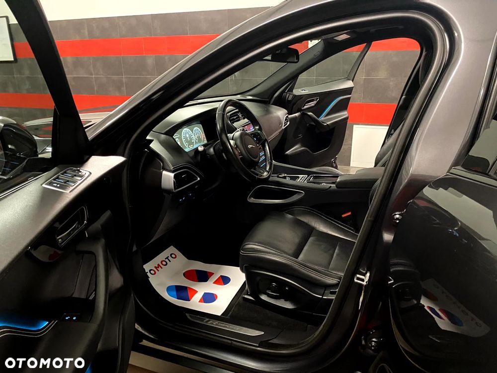 Jaguar F-Pace 20d AWD R-Sport - 16