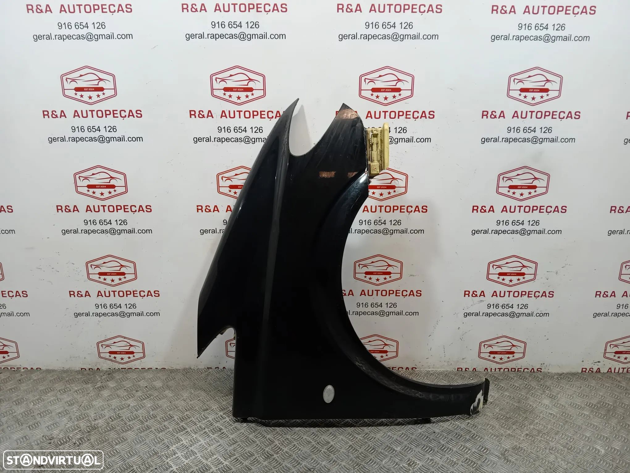 Guarda Lamas Direito Mercedes Vito Viano W639 Original - 1