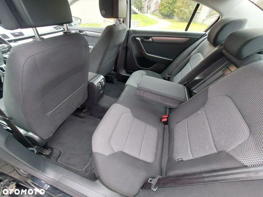 Volkswagen Passat - 6