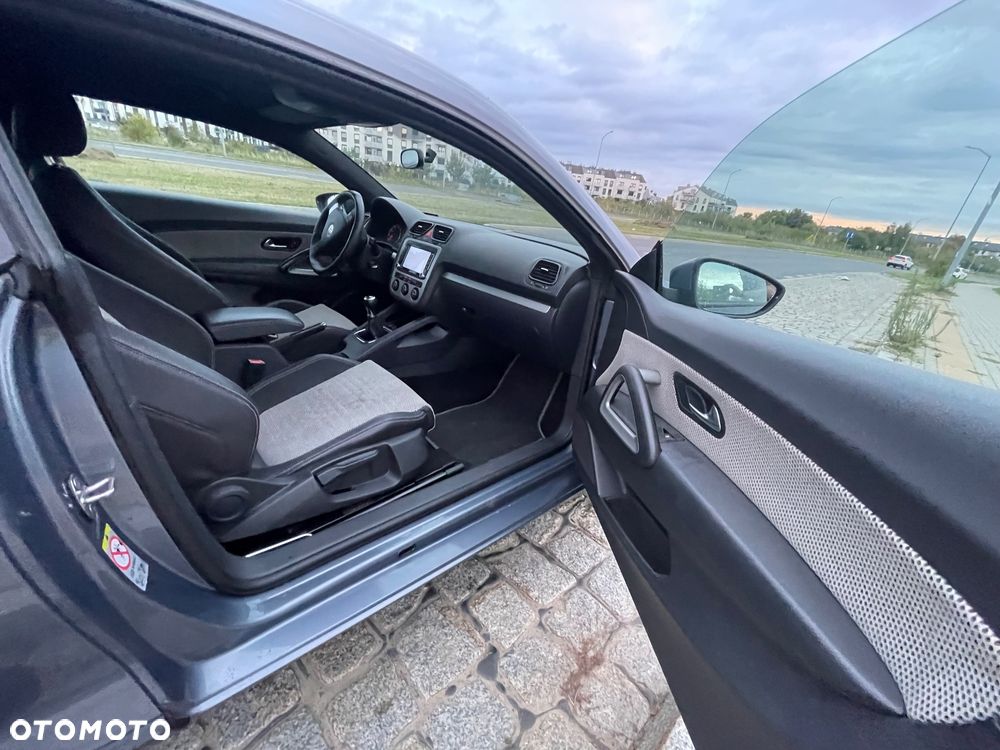 Volkswagen Scirocco 2.0 TSI - 12