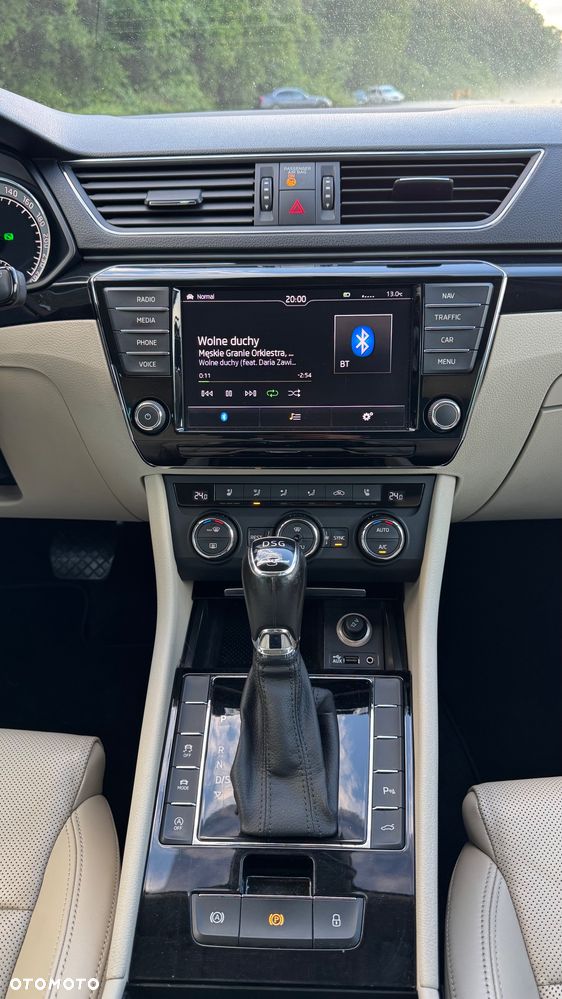 Skoda Superb 2.0 TDI L&K DSG - 12