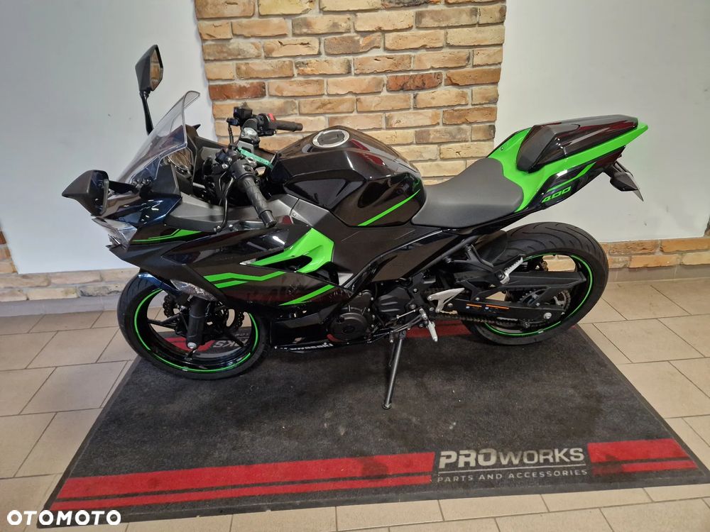 Kawasaki Ninja 400 - 11