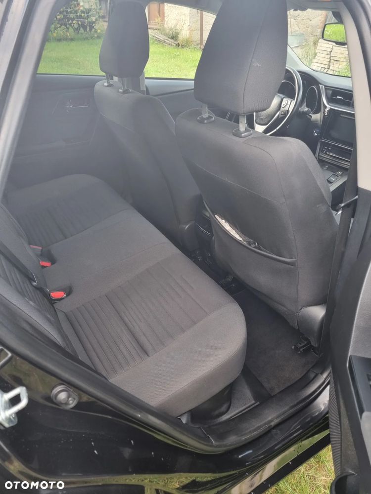 Toyota Auris - 10