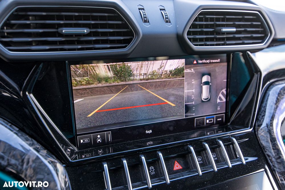 Lamborghini URUS - 37