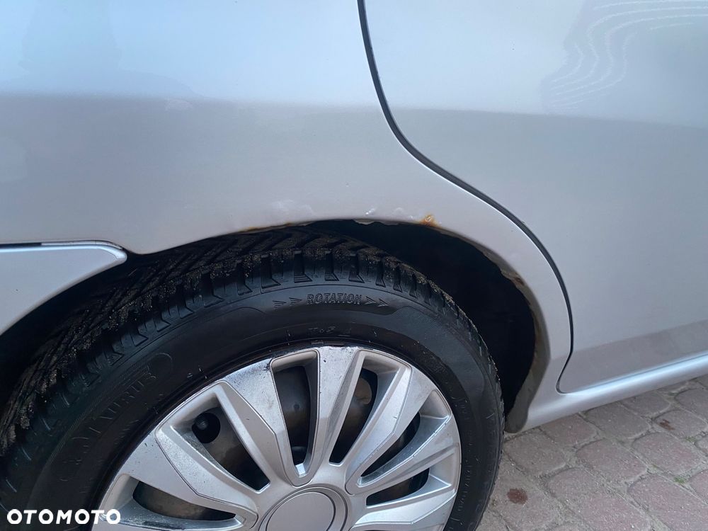 Suzuki Liana Kombi 1.6 4WD Comfort - 18