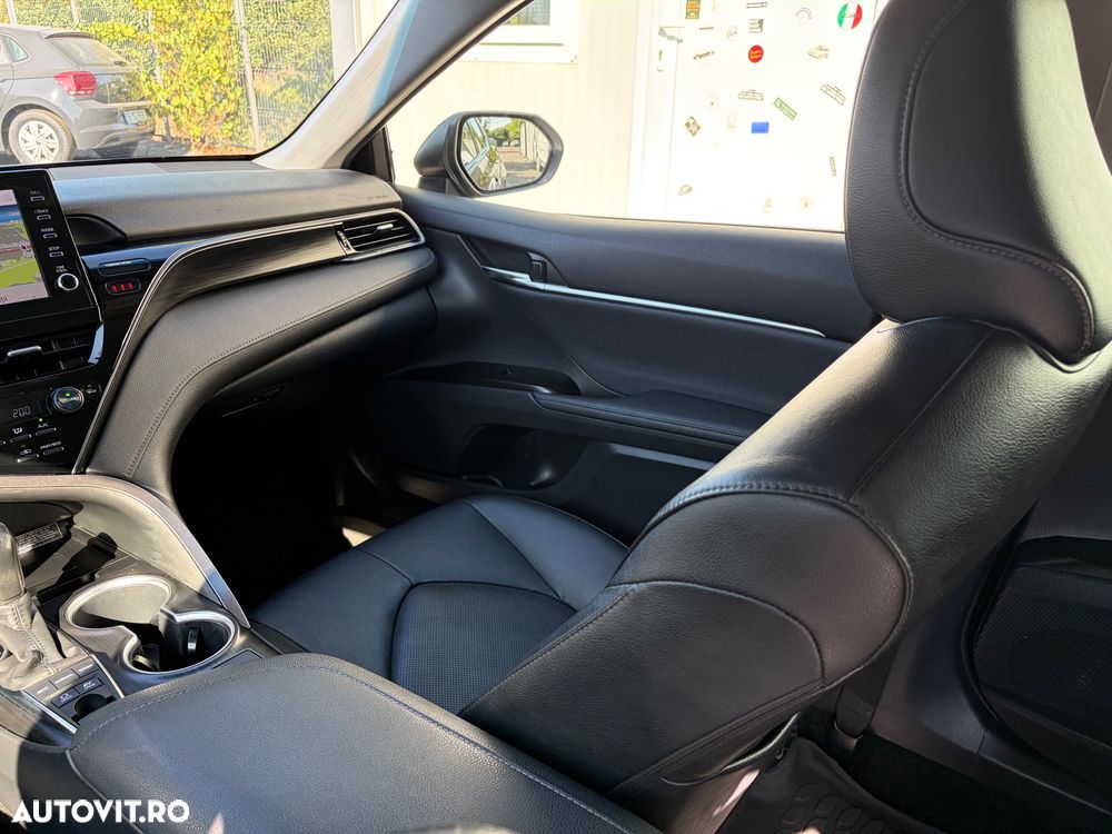 Toyota Camry 2.5 Exclusive - 29