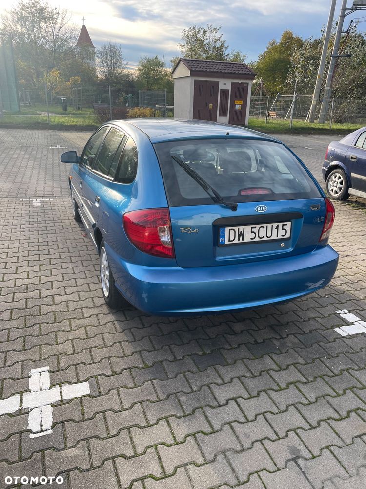 Kia Rio - 4