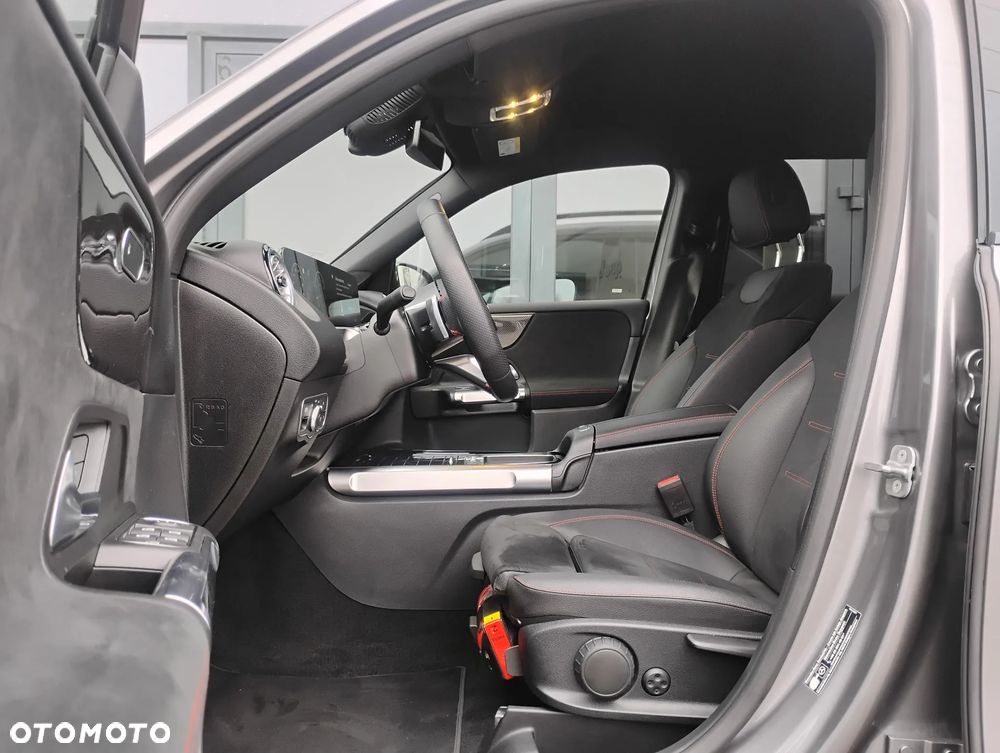 Mercedes-Benz GLB 200 mHEV AMG Line 7G-DCT - 10