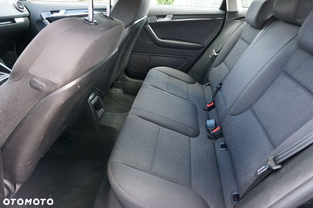 Audi A3 Sportback 1.6 FSI Ambiente - 9