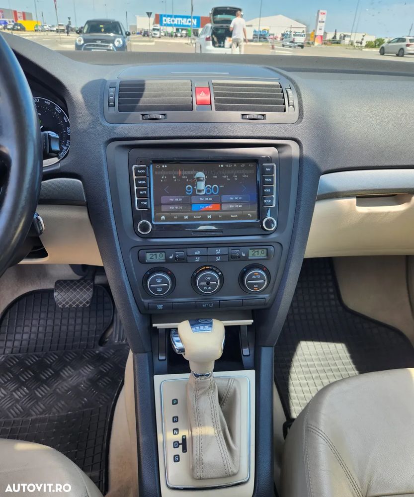 Skoda Octavia 2.0 TDI DPF DSG Ambition - 11