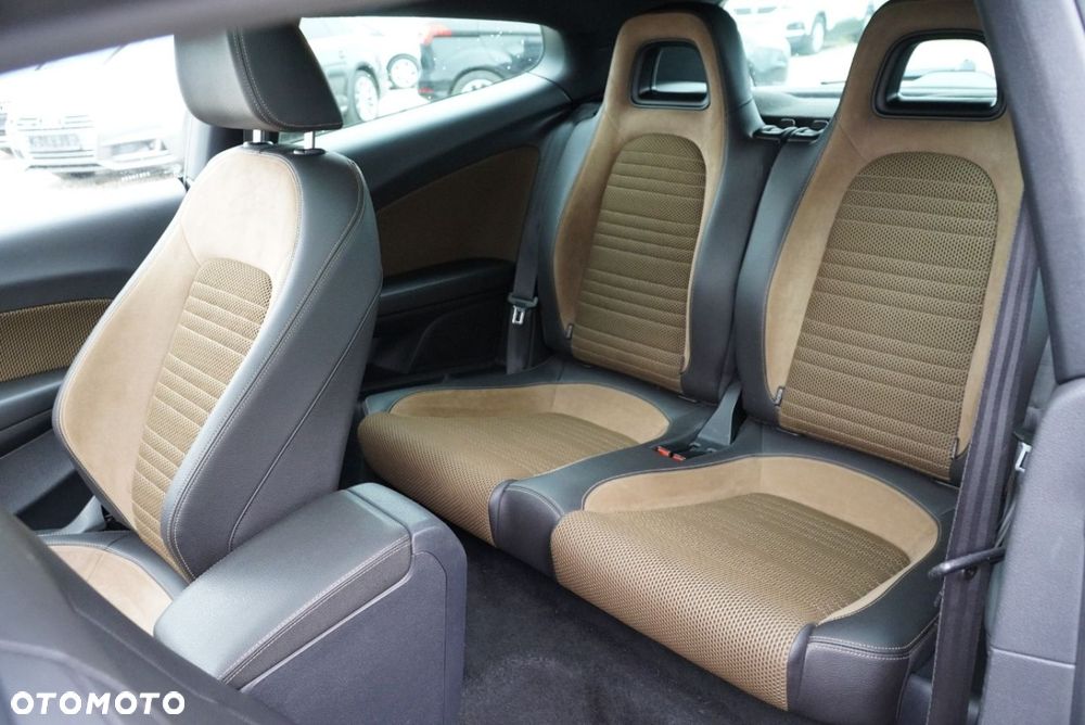 Volkswagen Scirocco 2.0 TDI Match - 11