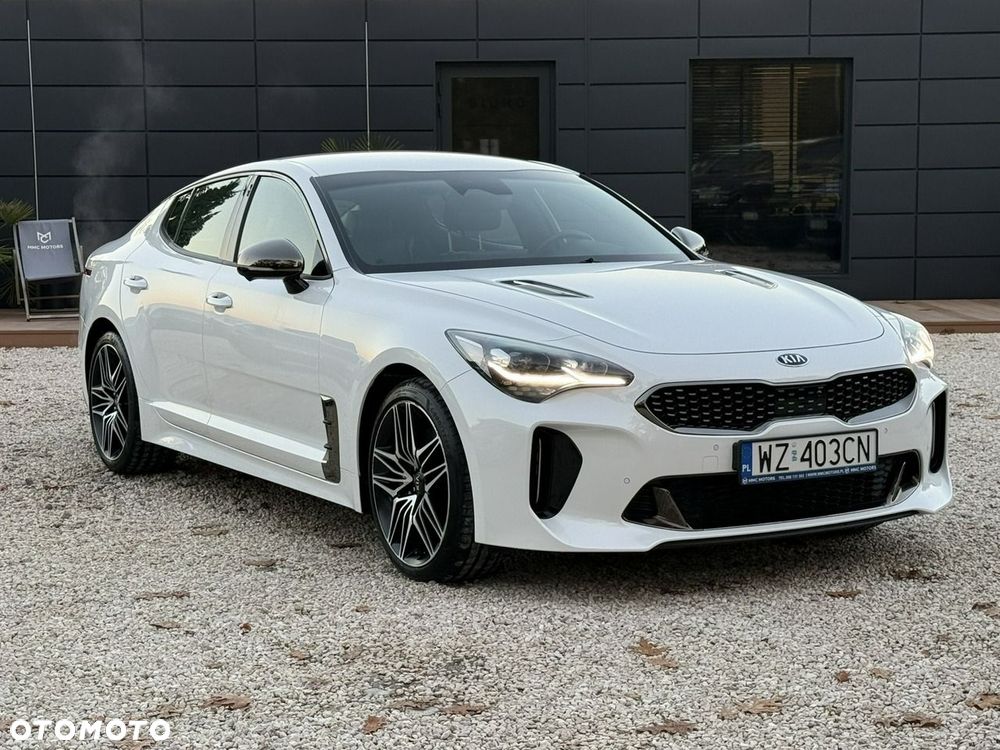 Kia Stinger - 1