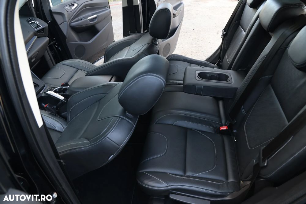 Ford Kuga 2.0 TDCi 4x4 Aut. ST-Line - 10