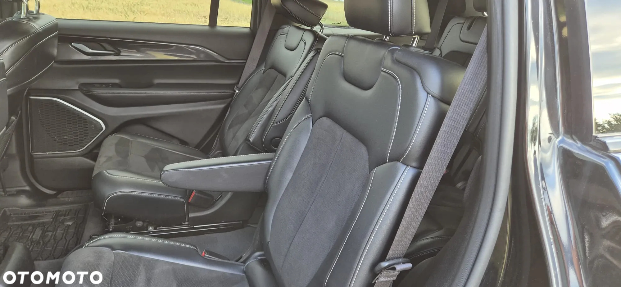 Jeep Grand Cherokee - 14
