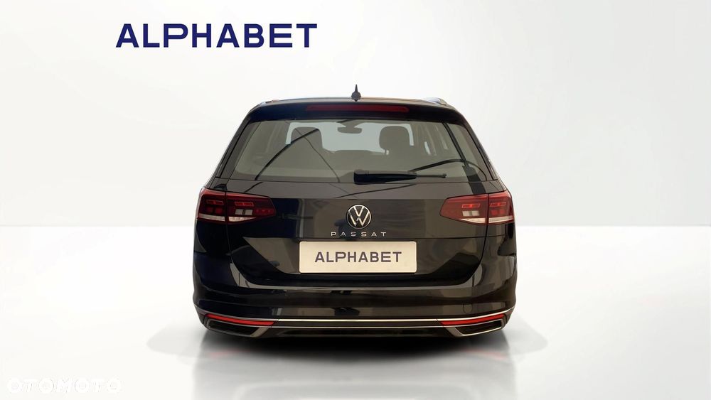Volkswagen Passat - 4