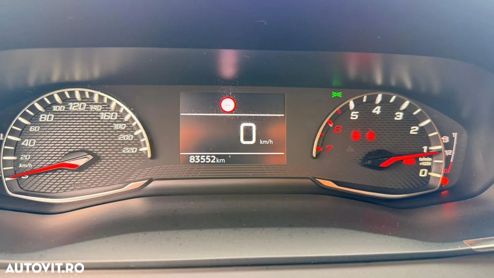 Peugeot 2008 1.2 PureTech BVM6 STT Active Pack - 17