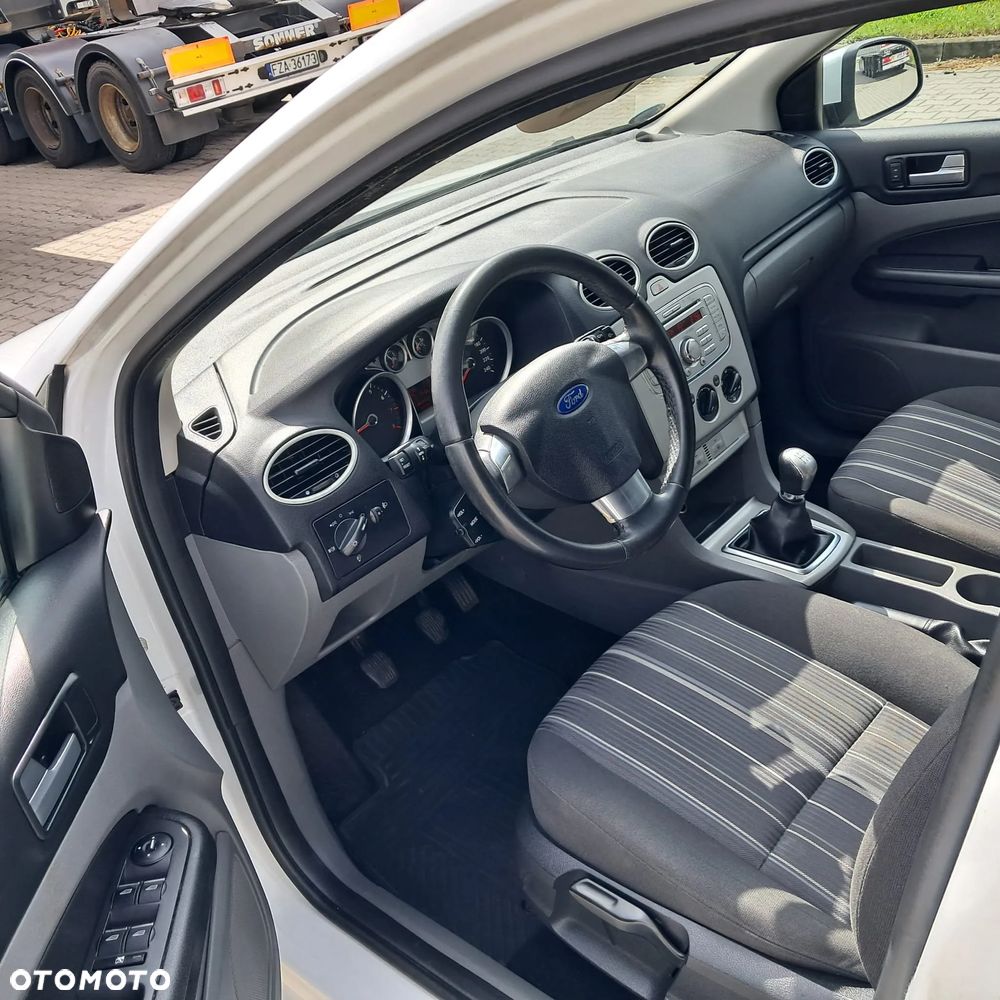 Ford Focus - 23