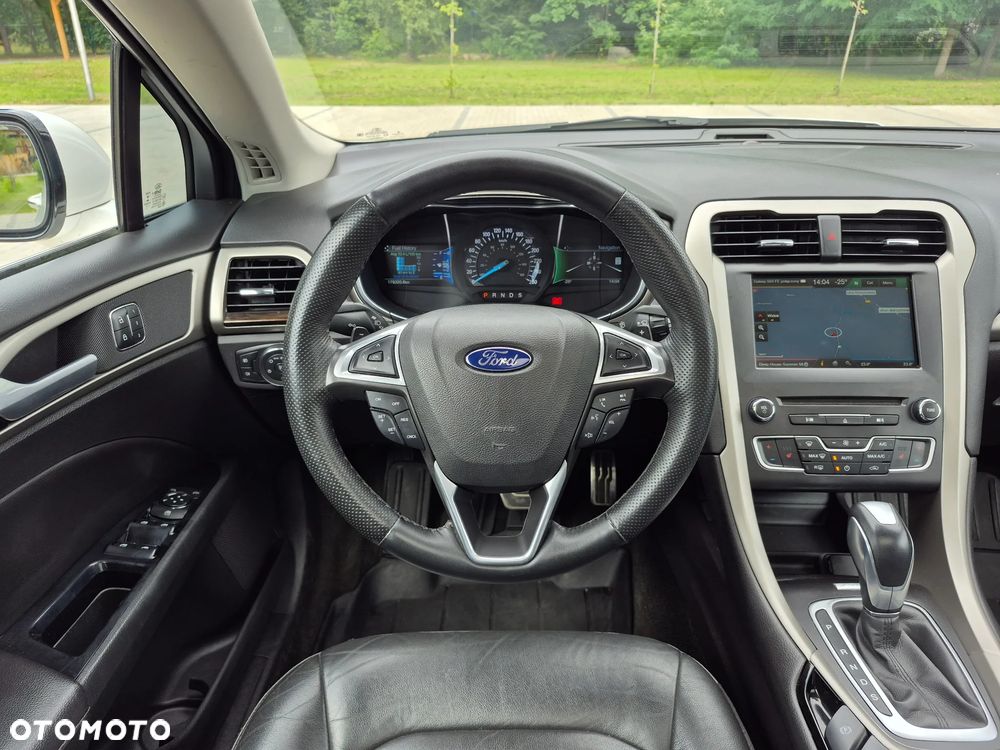 Ford Fusion - 15