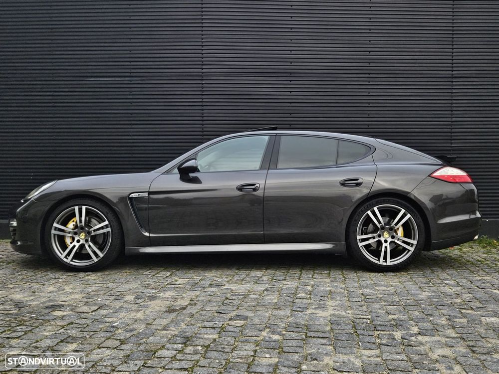 Porsche Panamera Standard - 4