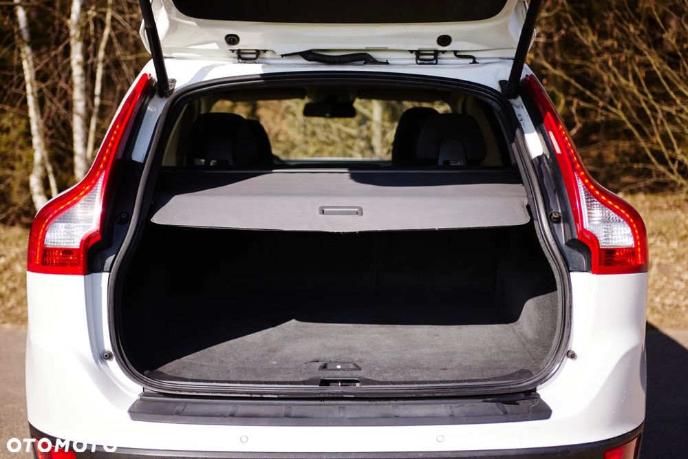 Volvo XC 60 D4 Momentum - 32