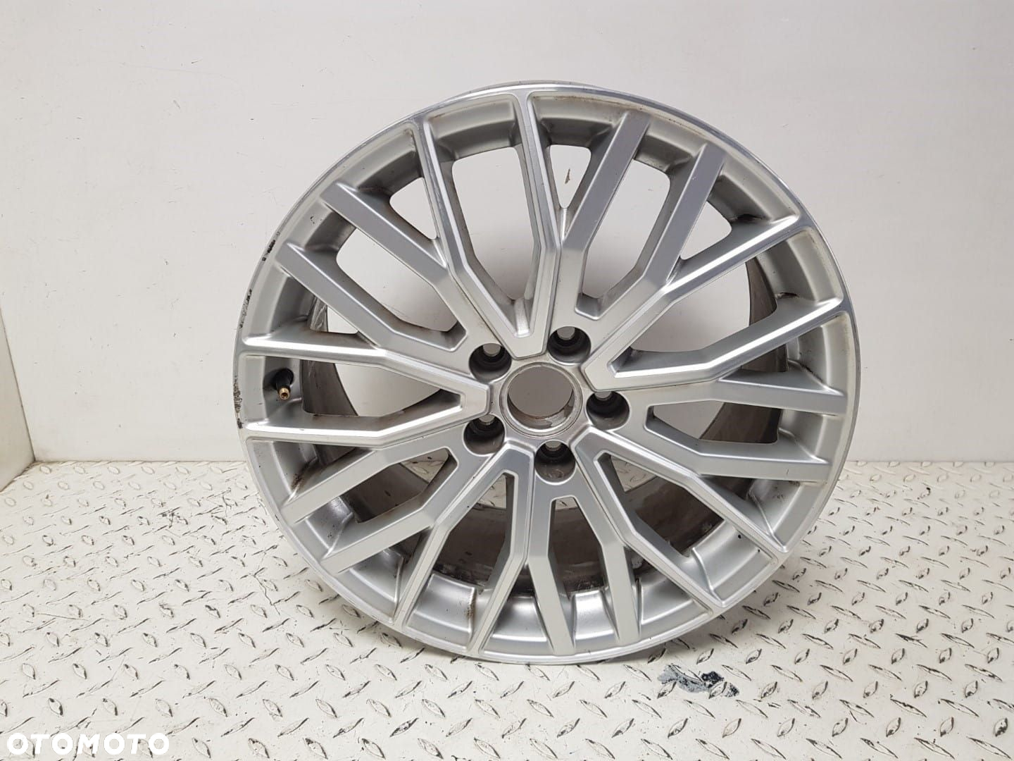 ORYGINALNA FELGA ALUMINIOWA ALUFELGA AUDI TT 8S0 8S 18 x 8,5J  5x112 ET50 8S0601025G - 2