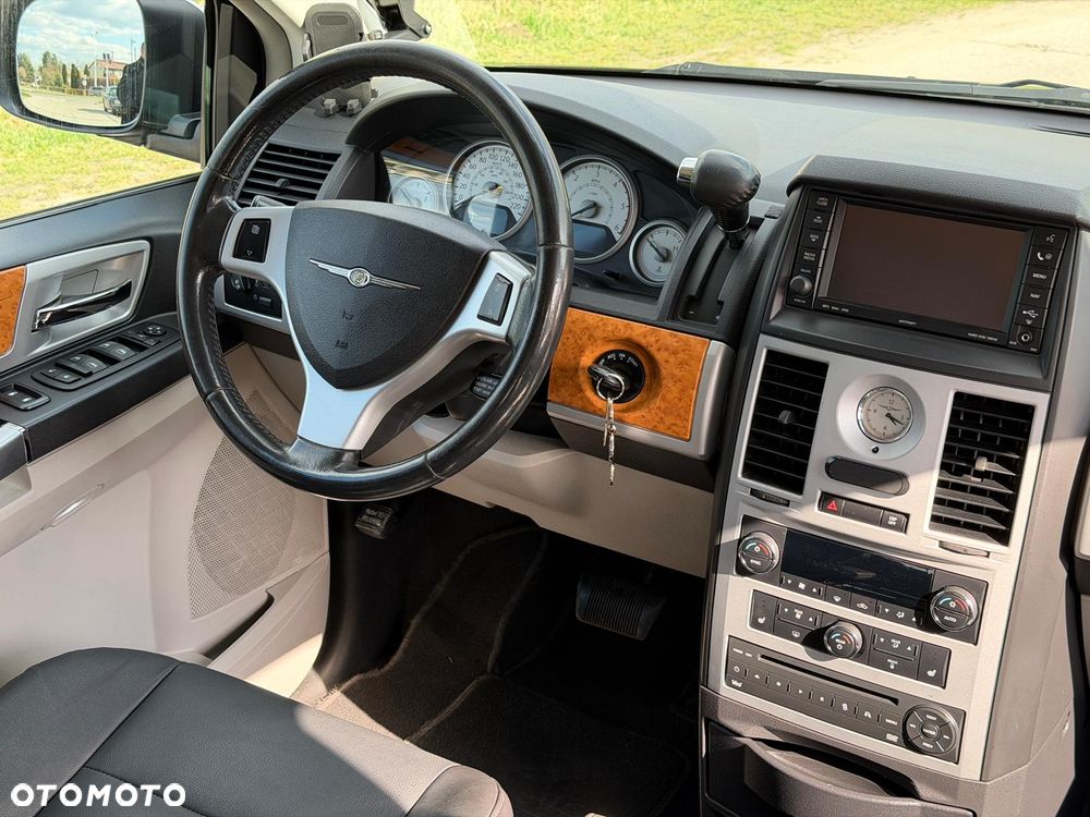 Chrysler Grand Voyager 2.8 CRD Limited - 21