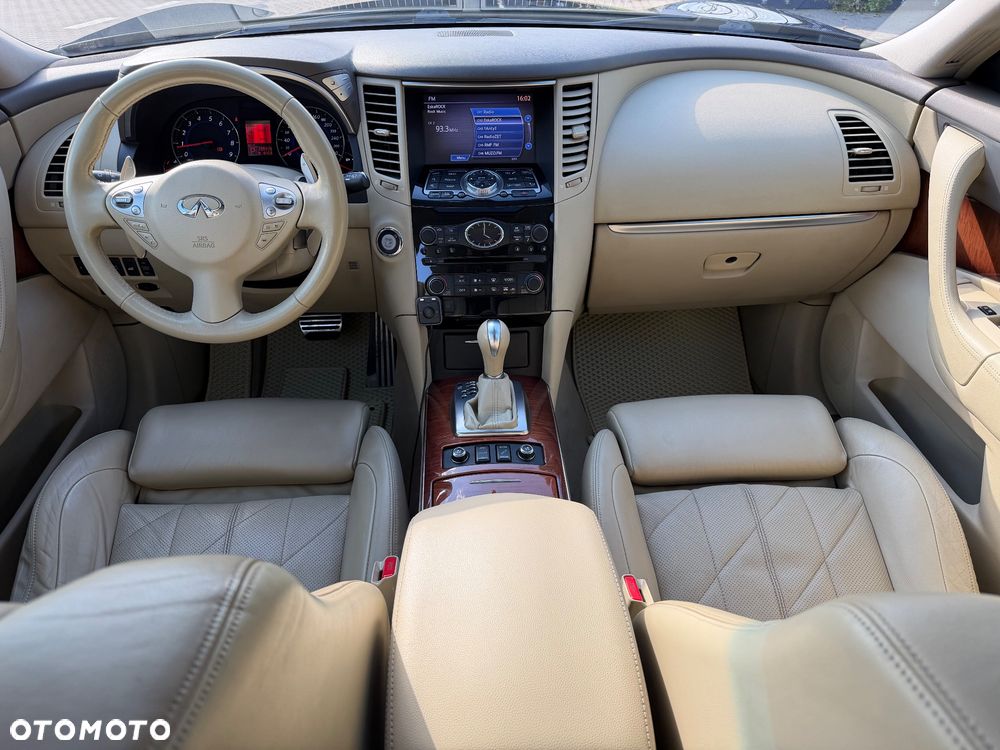 Infiniti FX - 17