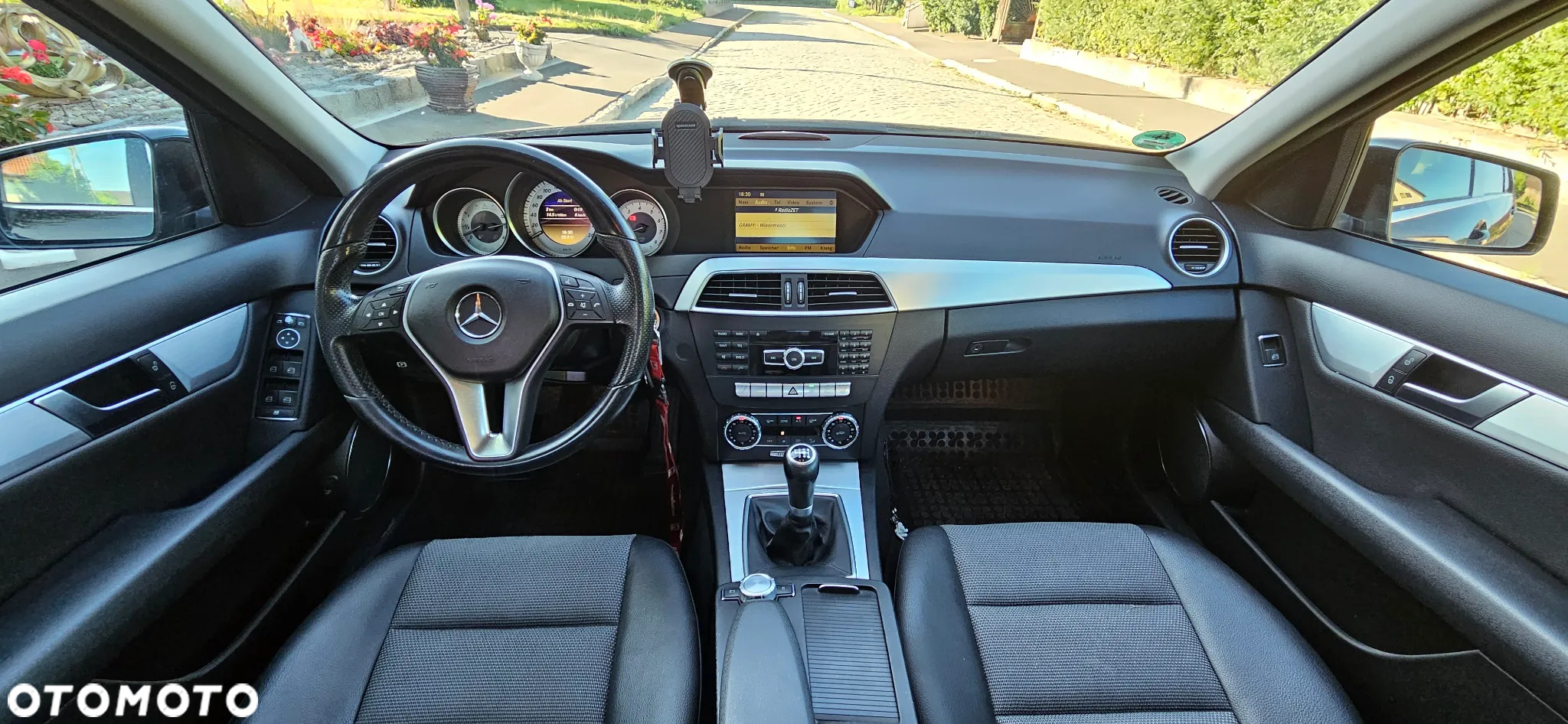 Mercedes-Benz Klasa C 180 CGI BlueEff Avantgarde - 15