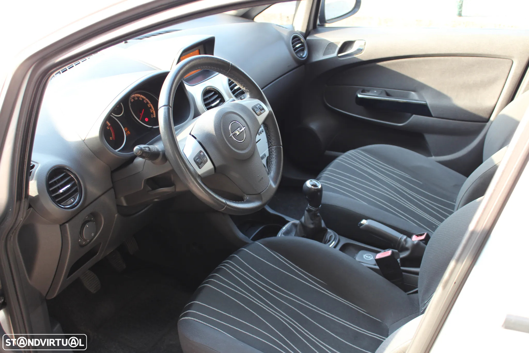 Opel Corsa 1.3 CDTi Enjoy EcoFLEX - 6
