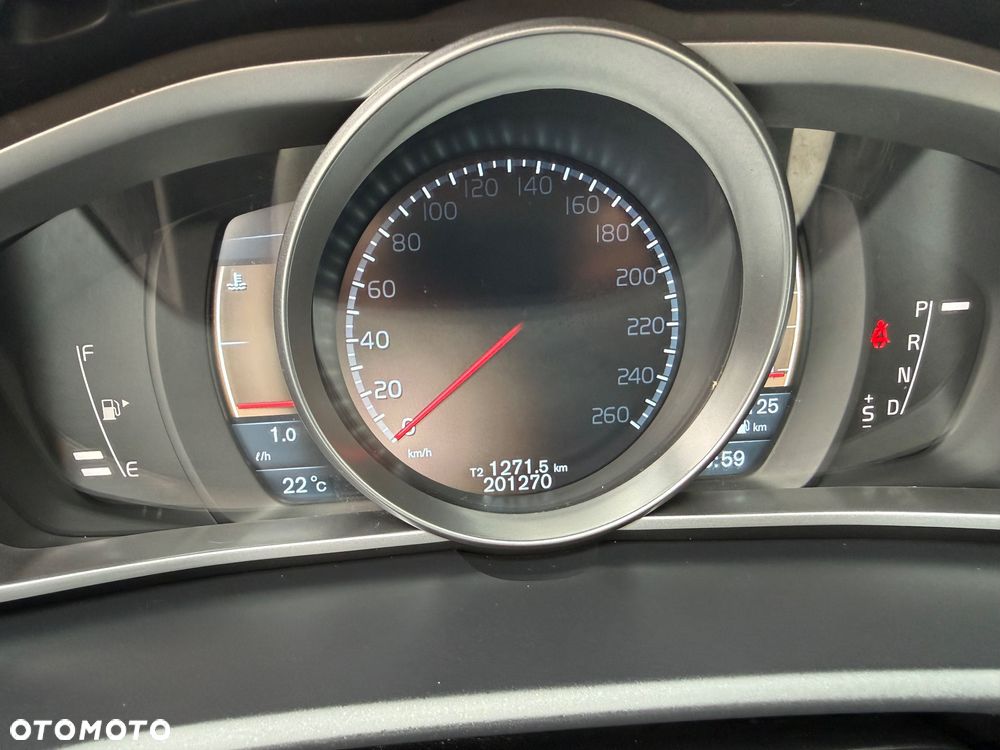 Volvo V40 D3 Momentum - 19