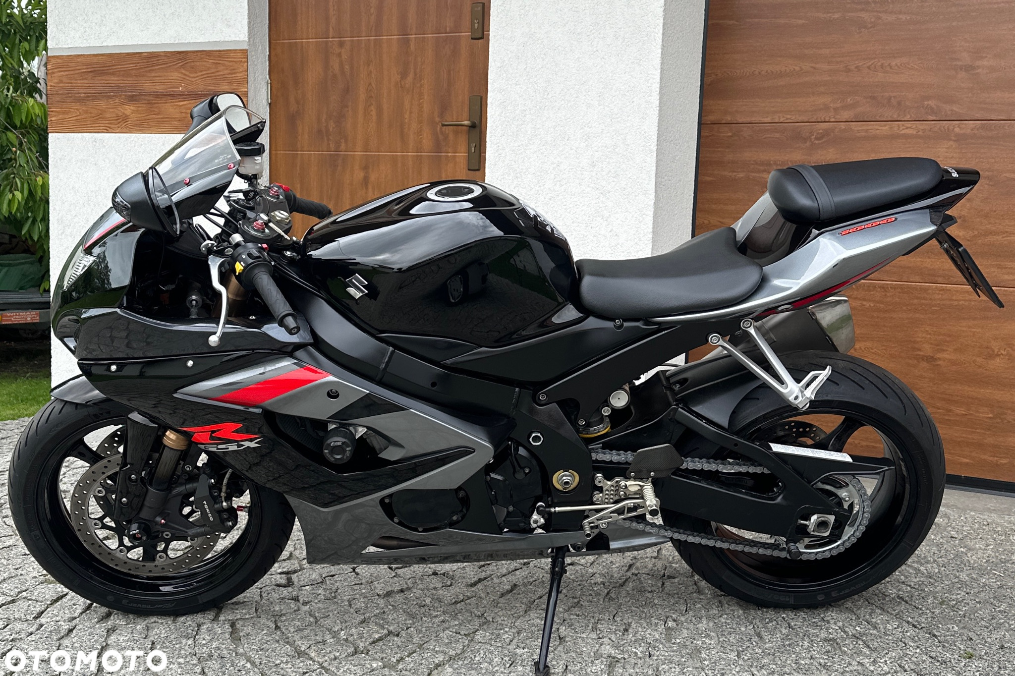 Suzuki GSX 1000 - 16