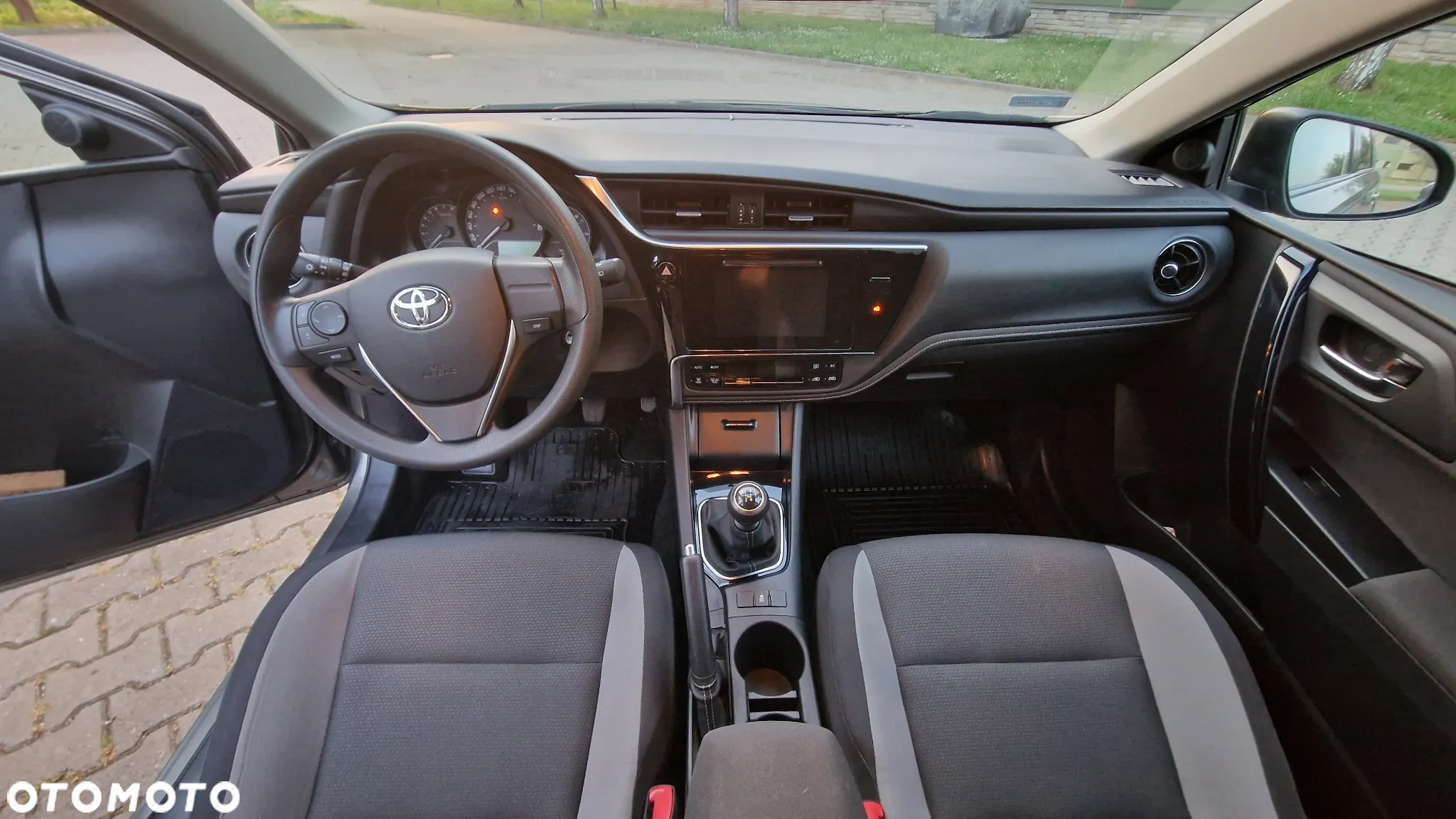 Toyota Auris - 15