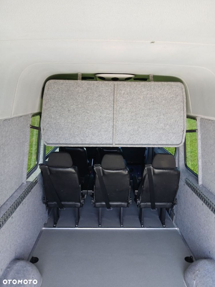 Mercedes-Benz Sprinter - 8