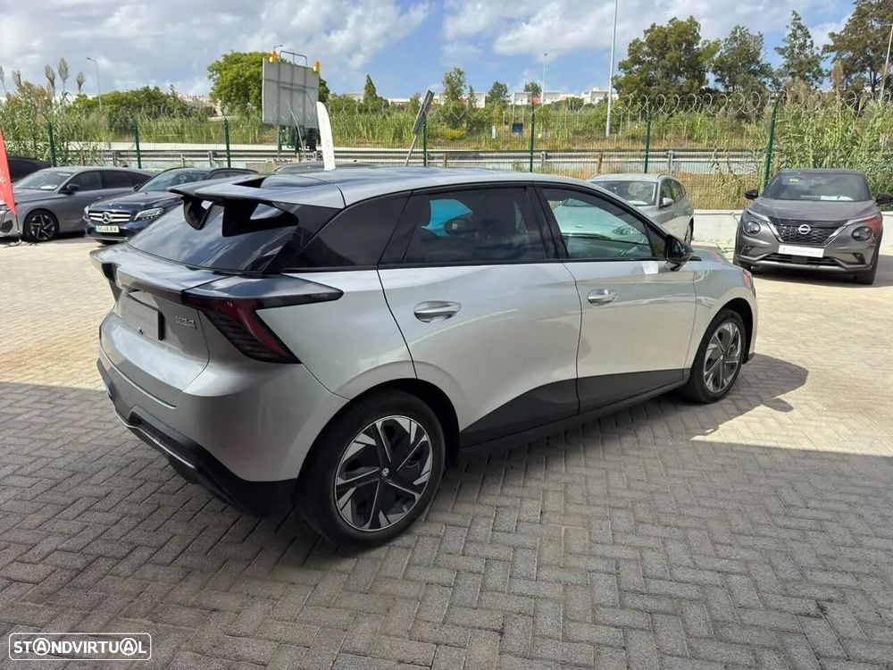 MG MG4 64 kWh Luxury - 6