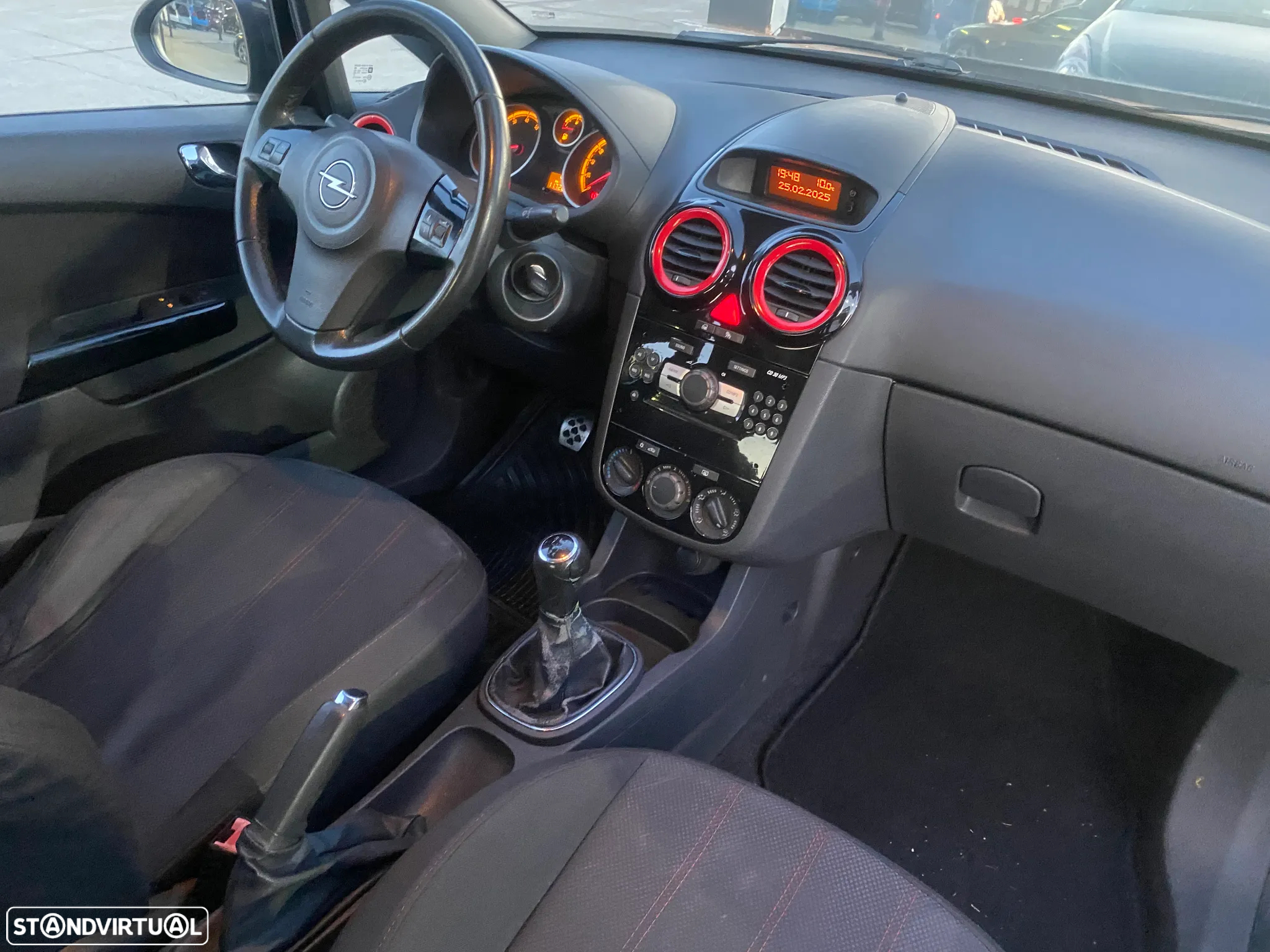 Opel Corsa 1.2 Black Edition - 11