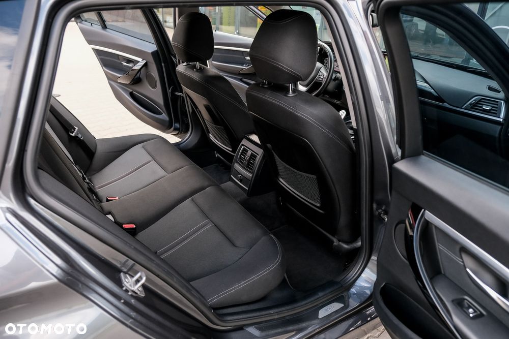 BMW Seria 3 318d Sport Line Shadow - 4