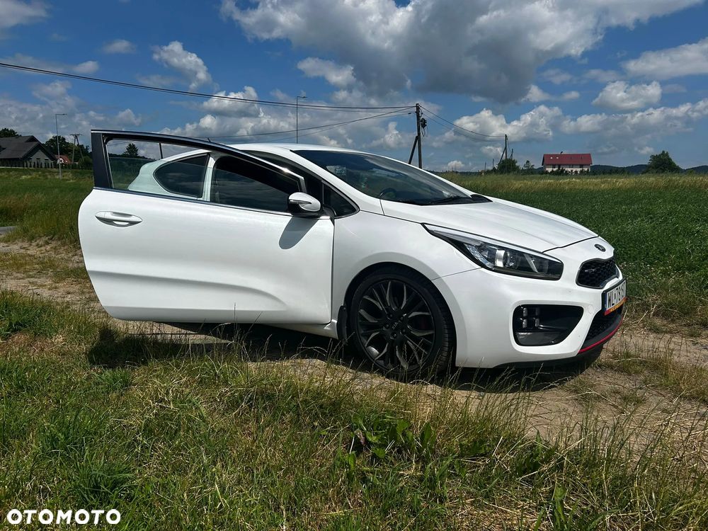 Kia Ceed - 12