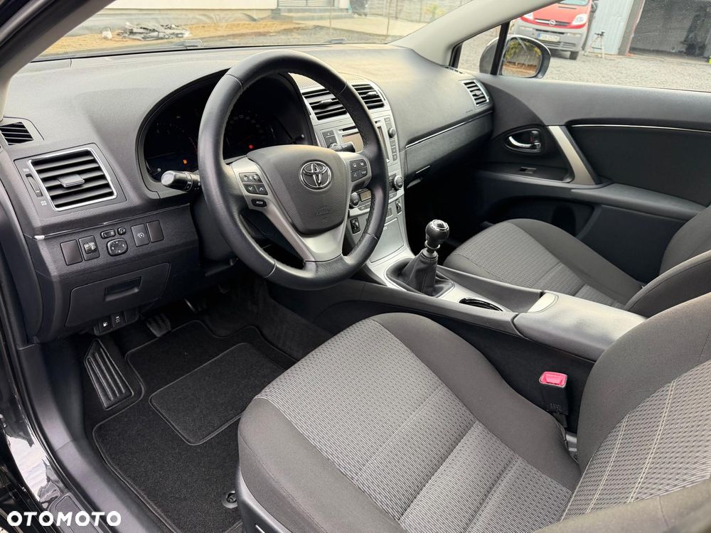 Toyota Avensis 1.8 Executive - 19