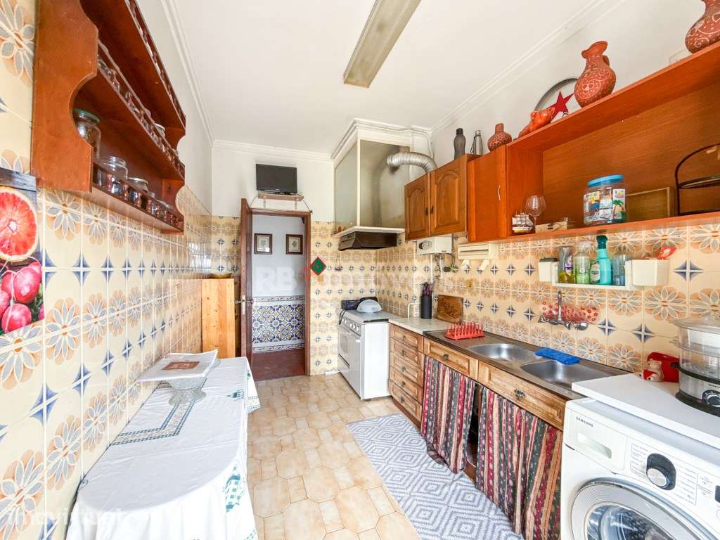 Apartamento T2 com duas varandas no centro de Abrantes - Grande imagem: 4/31