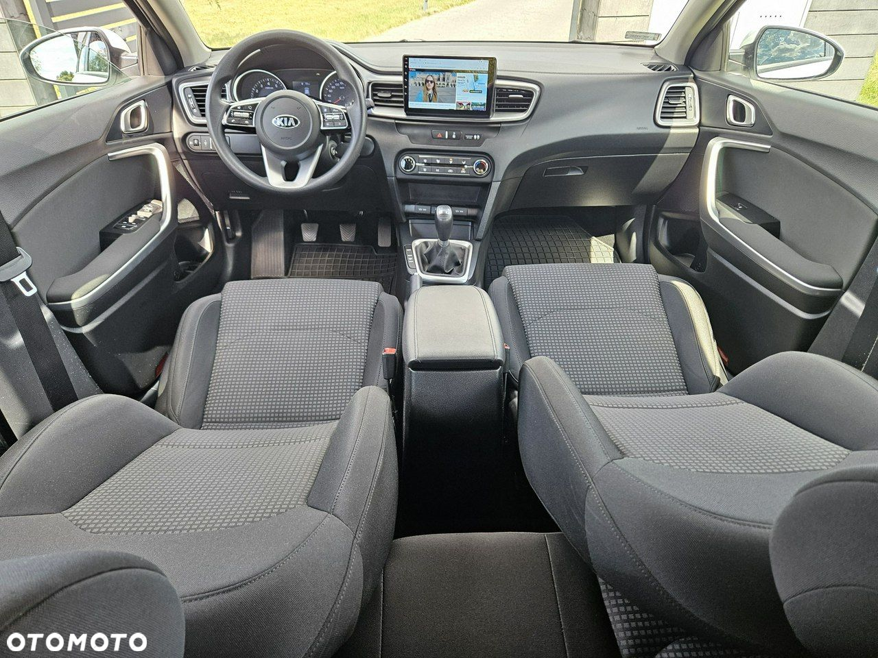 Kia Ceed - 11