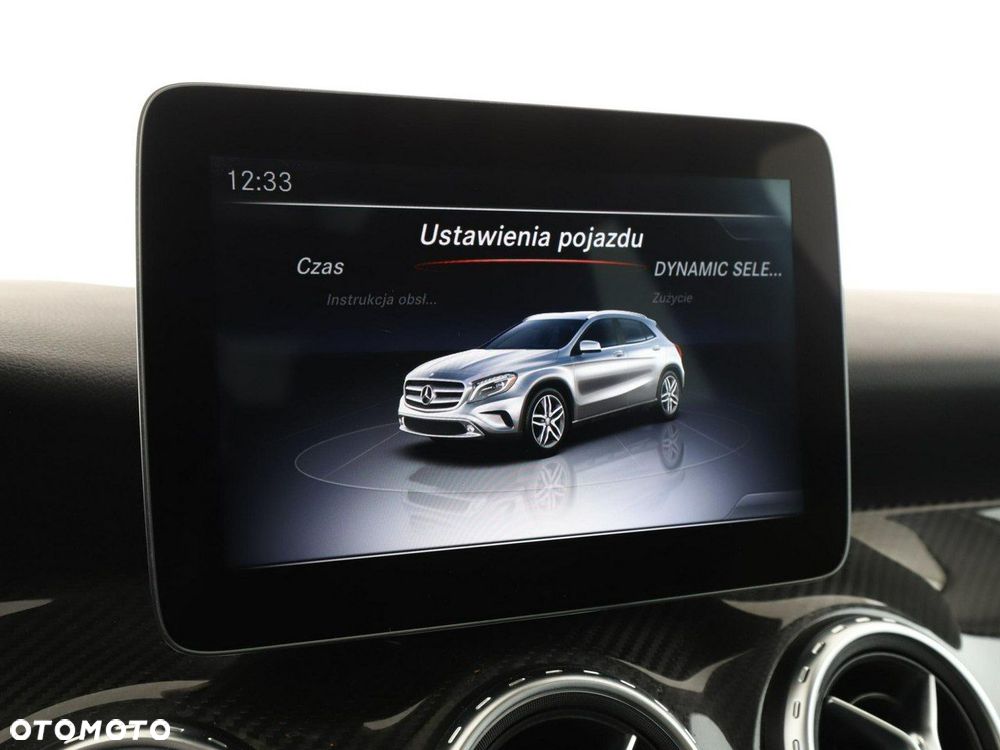Mercedes-Benz GLA 250 4-Matic Urban - 24