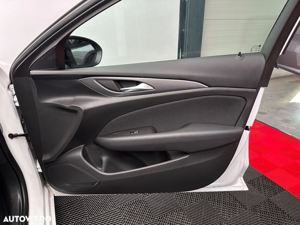 Opel Insignia 1.5 - 33
