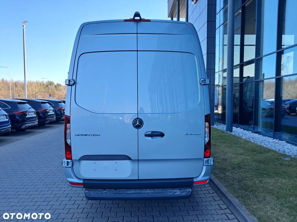Mercedes-Benz SPRINTER - 10