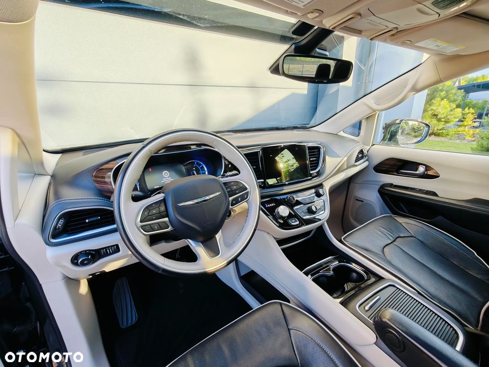 Chrysler Pacifica - 20