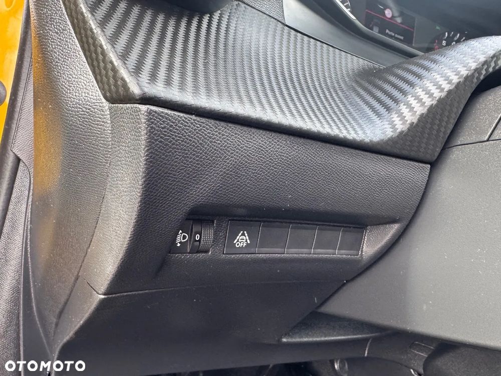 Peugeot 208 - 26