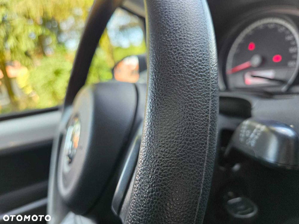Volkswagen up! - 8
