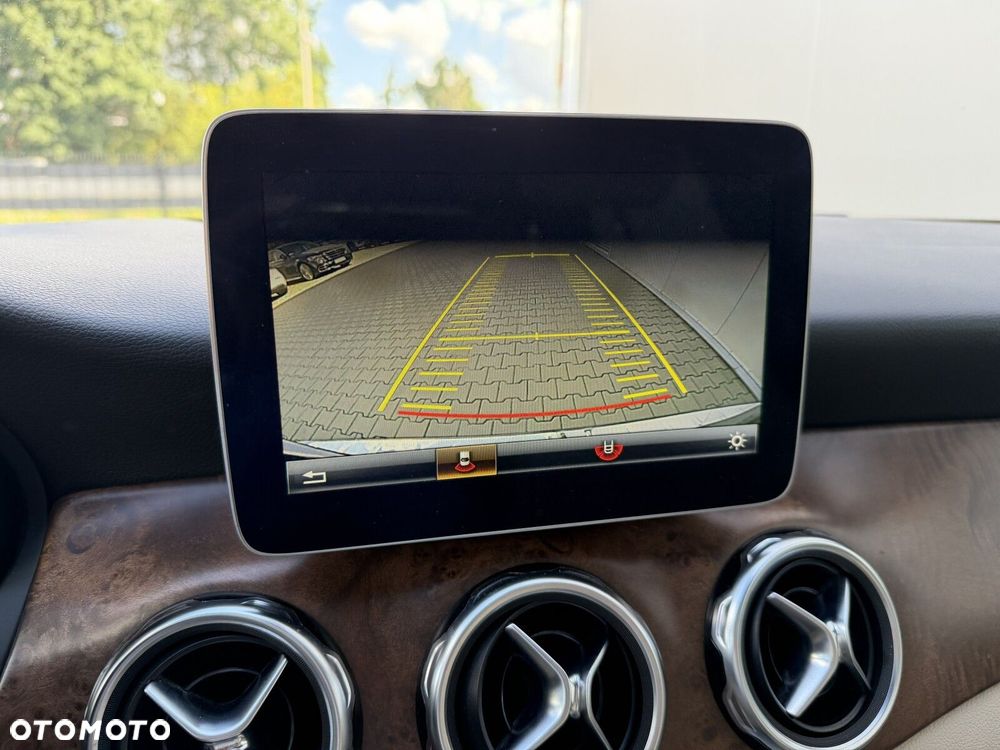 Mercedes-Benz GLA 250 4-Matic - 32