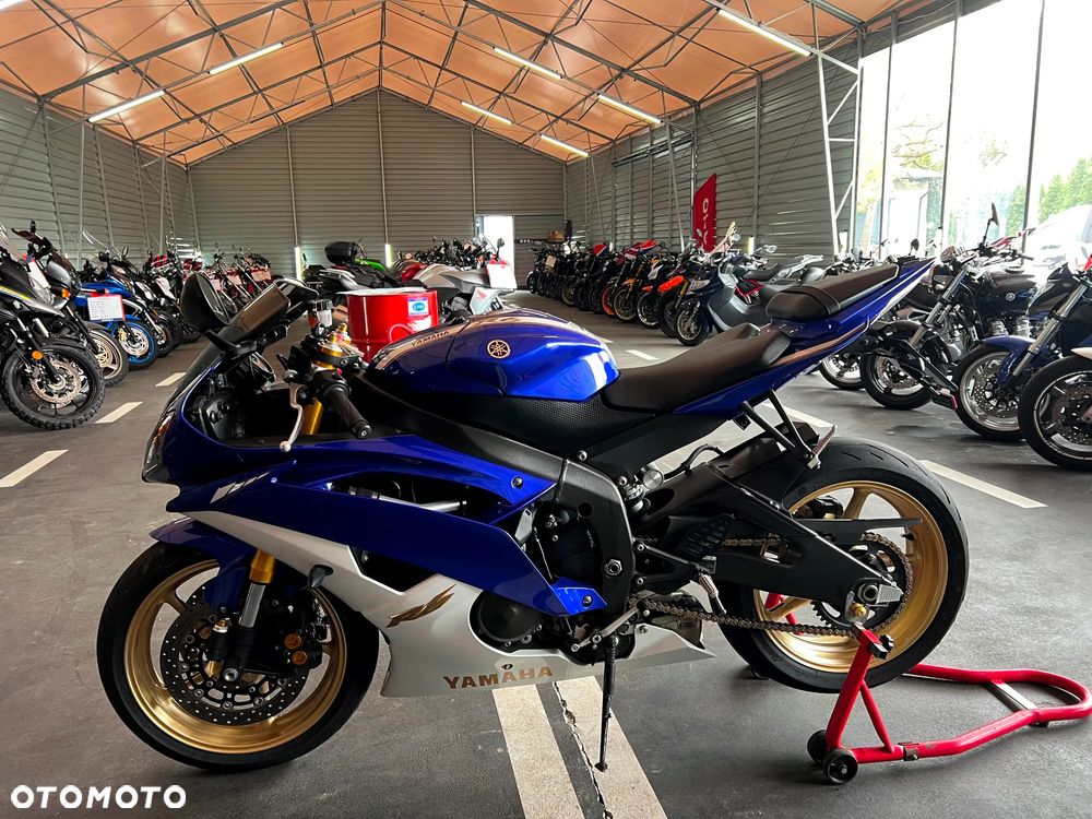 Yamaha R6 - 11