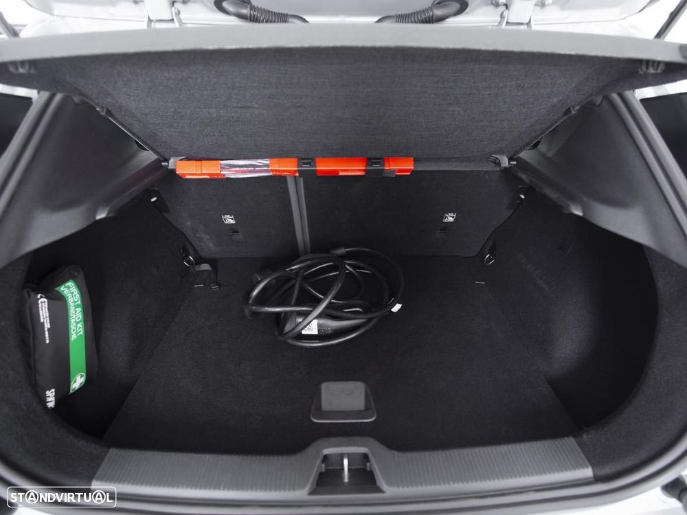 Volvo EX 30 Single Motor Extended Range RWD Core — fotografia 9